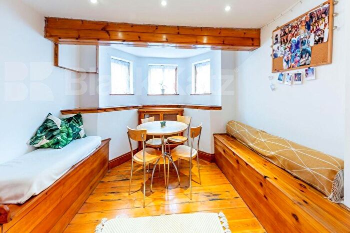 3 Bedroom Flat To Rent In Northolme Road, Highbury, N5