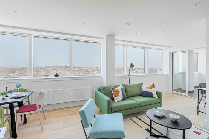 3 Bedroom Flat To Rent In Olympic Way, Wembley, Middlesex, HA9