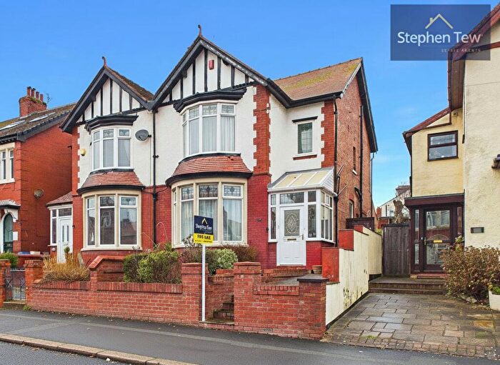 3 Bedroom Semi Detached House For Sale In Reads Avenue, Blackpool, FY1