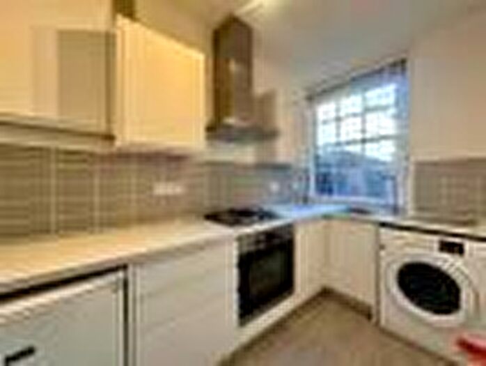 Studio To Rent In Burton Grove, Walworth Village, London, SE17