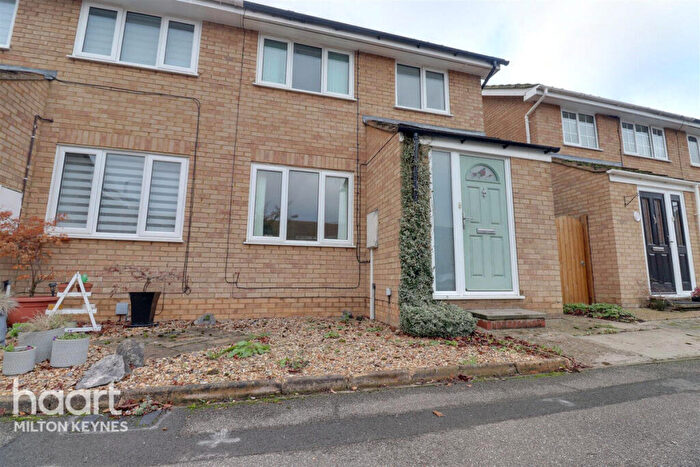 3 Bedroom Semi-Detached House To Rent In Petersham Close, Newport Pagnell, MK16