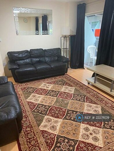 2 Bedroom Flat To Rent In Concord Street, Leeds, LS2