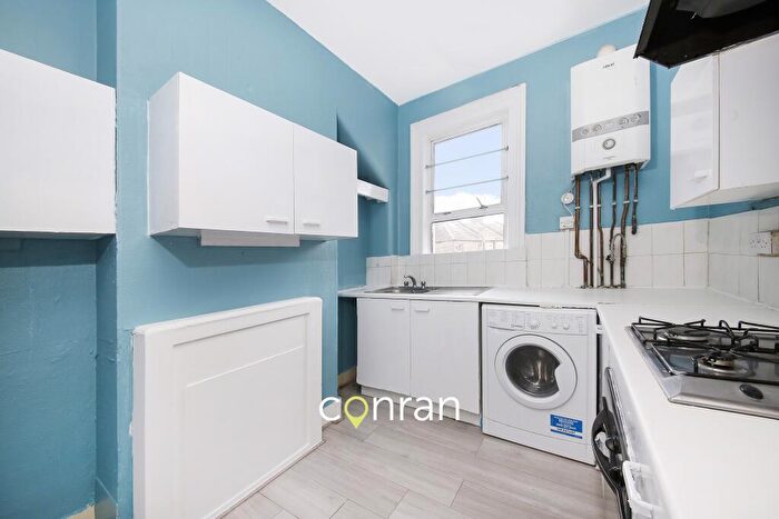 2 Bedroom Apartment To Rent In Well Hall Road, Eltham, SE9