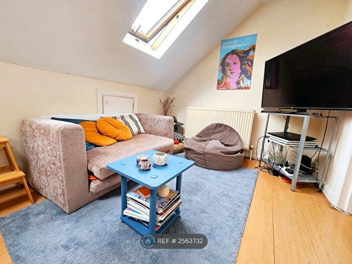 1 Bedroom Flat To Rent In Laitwood Road, London, SW12