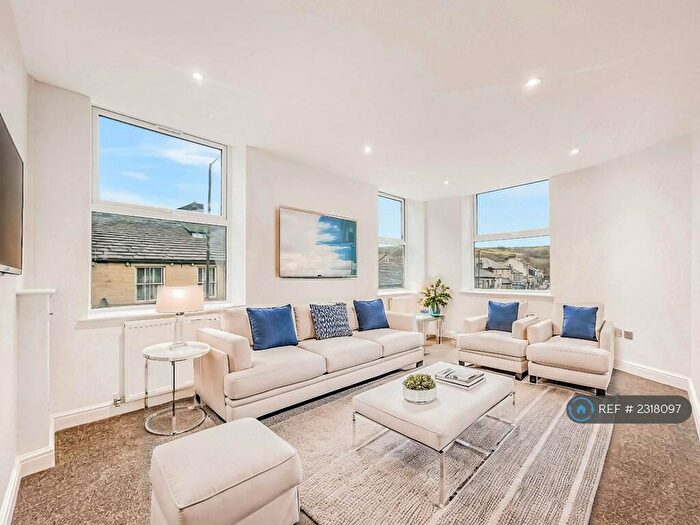 2 Bedroom Flat To Rent In Rochdale Road, Bacup, OL13