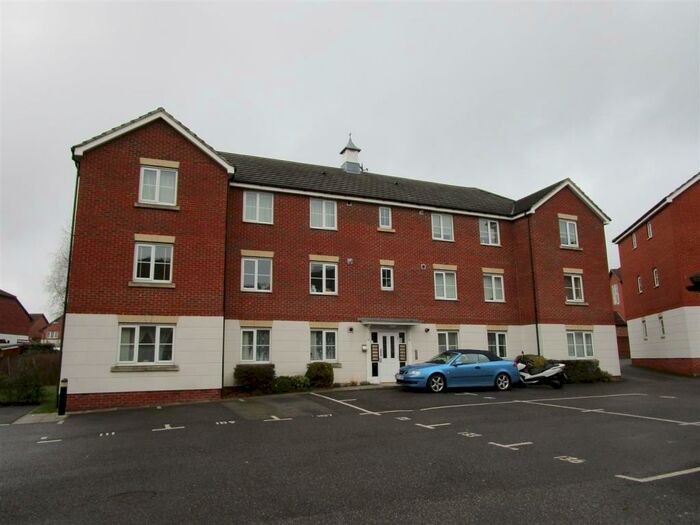 2 Bedroom Flat To Rent In Sachfield Drive, Chafford Hundred, Grays, RM16