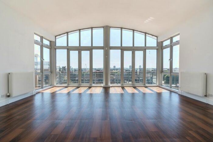 3 Bedroom Flat To Rent In Star Place, London, E1W