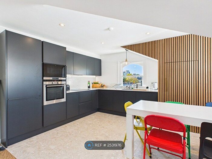 3 Bedroom Flat To Rent In Priory Terrace, London, NW6