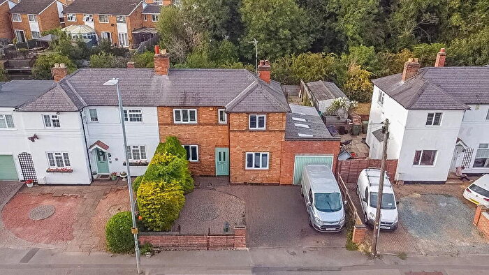 3 Bedroom Semi-Detached House For Sale In Little Glen Road, Glen Parva, Leicester, LE2