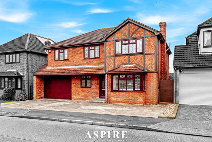 5 Bedroom Detached House For Sale In Chestnut Grove, Benfleet, SS7