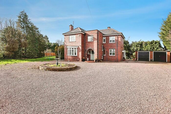 4 Bedroom Detached House For Sale In St. Kenelms Avenue, Halesowen, B63