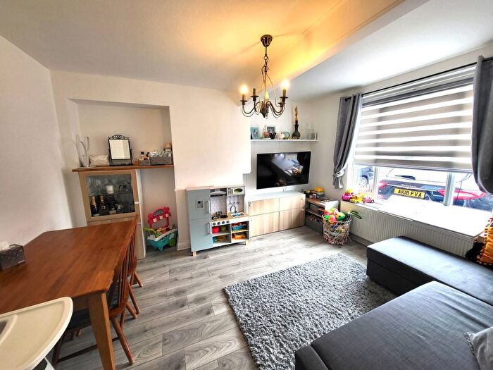 3 Bedroom Property To Rent In Upfield Road, Hanwell, W7