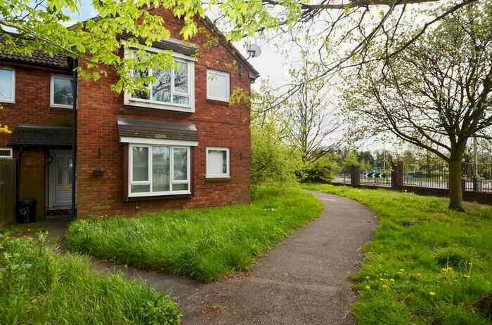 Studio To Rent In Wooburn Close, Hillingdon, UB8