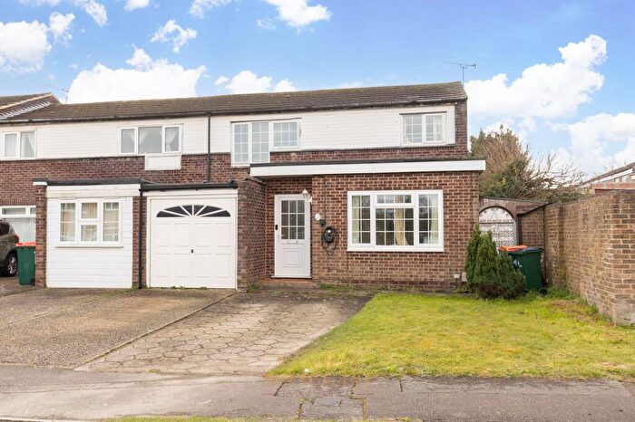 3 Bedroom Terraced House For Sale In Dovedale Crescent, Crawley, RH11