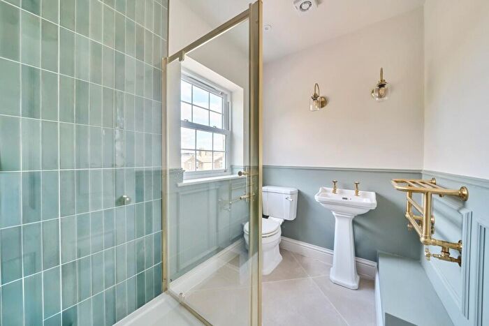 2 Bedroom Detached House For Sale In Inverton Road, London, SE15