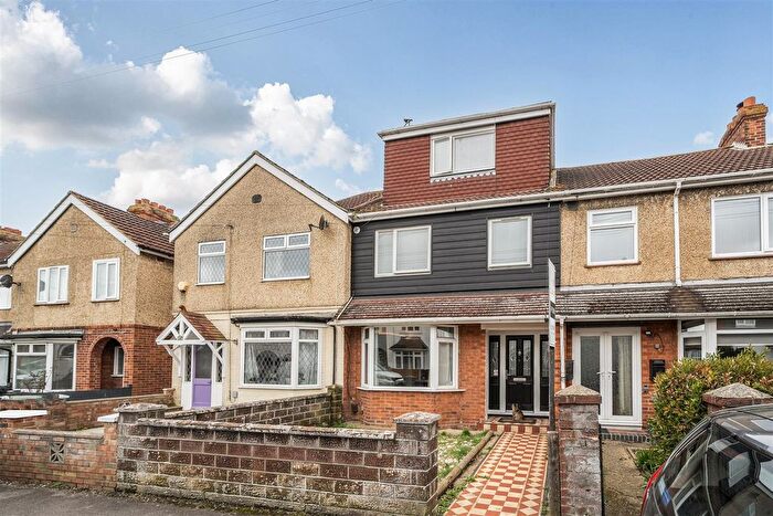 4 Bedroom Terraced House For Sale In Whitworth Close, Gosport, PO12