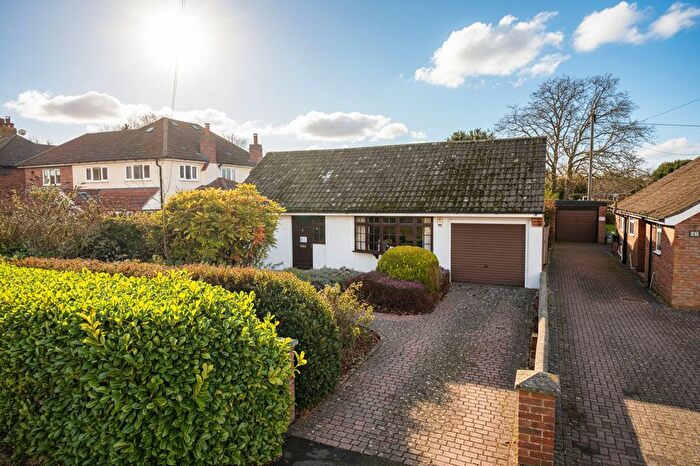 3 Bedroom Detached Bungalow For Sale In New Road, Hethersett, Norwich, NR9