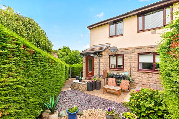 2 Bedroom Flat For Sale In Oakdale Glen, Harrogate, HG1