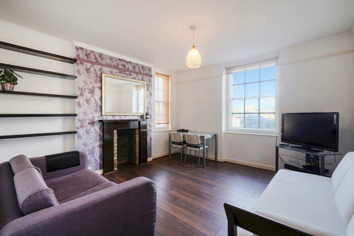 2 Bedroom Flat To Rent In Bronwen Court, Grove End Road, NW8