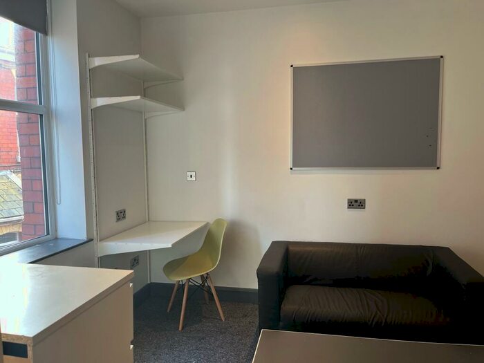 Studio To Rent In Eaton Crescent, Uplands Swansea, SA1