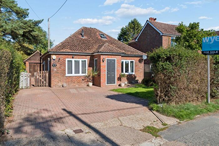 2 Bedroom Detached Bungalow For Sale In Honor Road, Prestwood, HP16