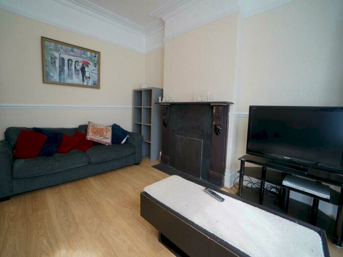 7 Bedroom House To Rent In Farrar Road, Bangor, Gwynedd, LL57