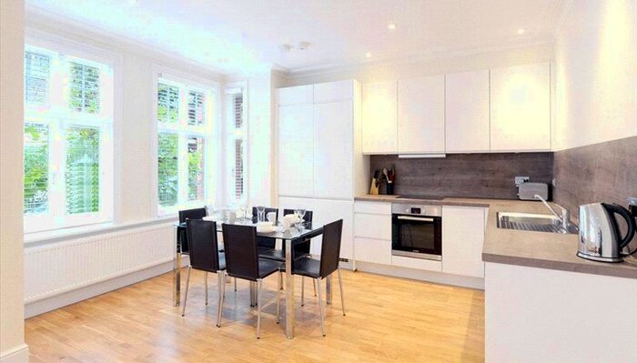 2 Bedroom Flat To Rent In Hamlet Gardens, Hammersmith, London, W6