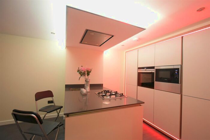 2 Bedroom Flat To Rent In Residential Property, Shirley, Solihull B90