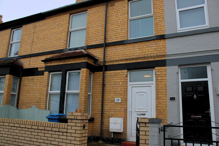5 Bedroom House To Rent In Maude Street, Rhyl, LL18
