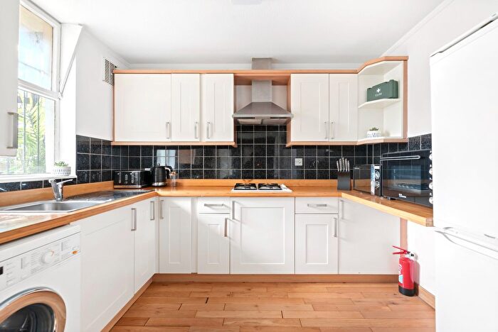 1 Bedroom Flat For Sale In Greenland Road, London, NW1