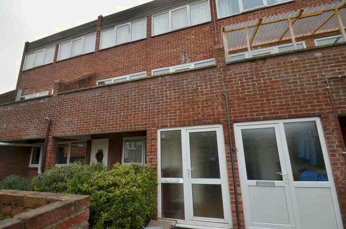 3 Bedroom Maisonette Flat To Rent In Templemere, Norwich, NR3