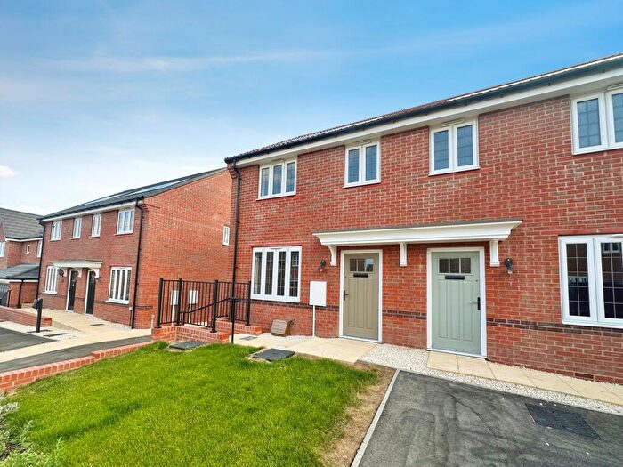 3 Bedroom Semi-Detached House To Rent In Horsa Close, Grantham, NG31
