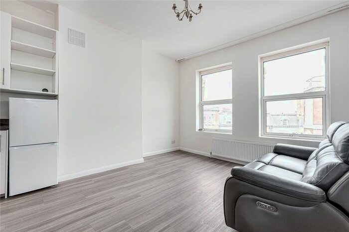 2 Bedroom Flat To Rent In Gironde Road, London, SW6