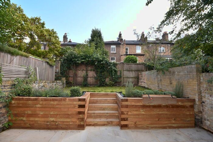 2 Bedroom Flat To Rent In Croftdown Road, Dartmouth Park, London, NW5