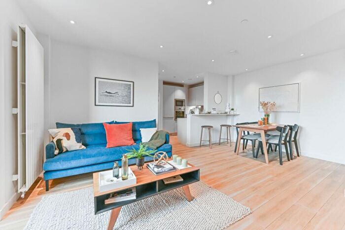 2 Bedroom Flat To Rent In Ten Degrees, Croydon, CR0