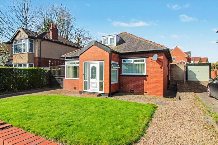 2 Bedroom Bungalow For Sale In Oakwood Lane, Leeds, West Yorkshire, LS8