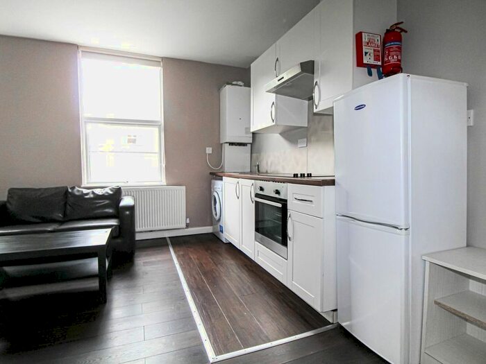 Studio To Rent In Darnley Road, West Park, Leeds, LS16