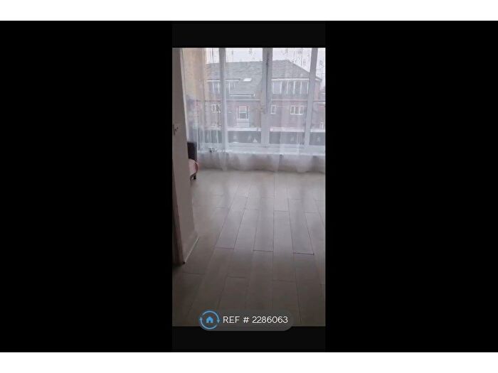1 Bedroom Flat To Rent In Bedroom, London, RM10