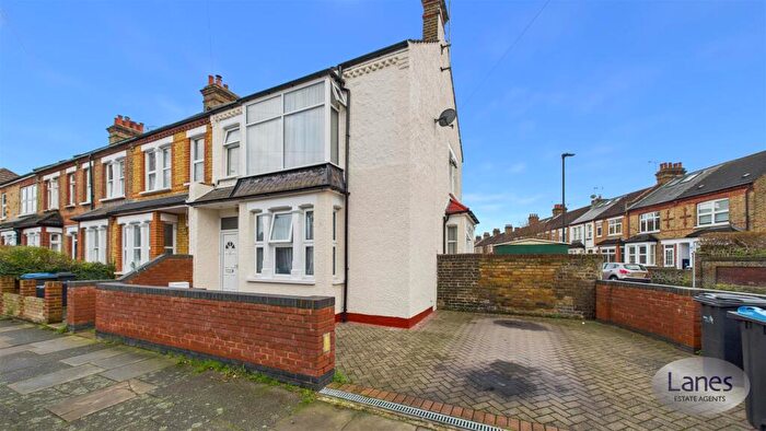 3 Bedroom End Of Terrace House For Sale In Ladbroke Road, Enfield, EN1