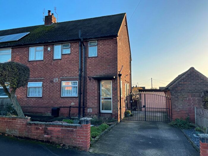 3 Bedroom Semi Detached House For Sale In Sunnybank, Worksop, S81