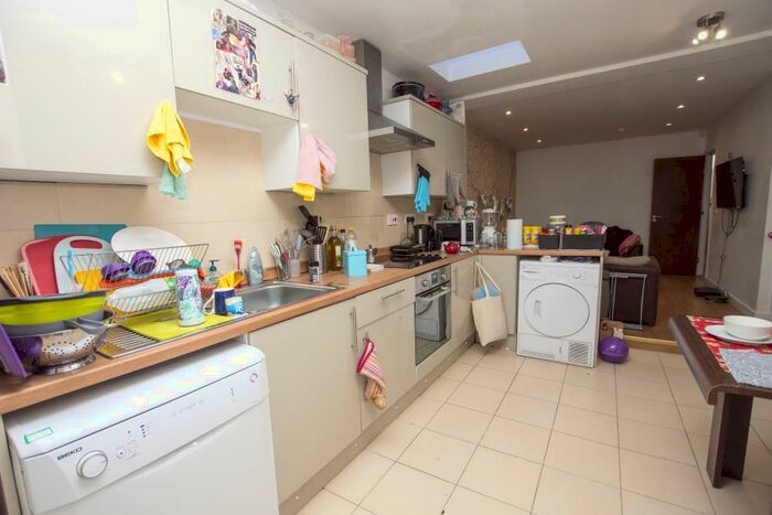 6 Bedroom Terraced House To Rent In Heeley Road, B29