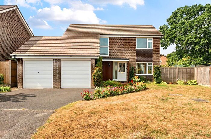 4 Bedroom Detached House For Sale In Stour Close, West Wellow, Romsey, Hampshire, SO51