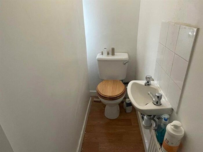 5 Bedroom Private Hall To Rent In Standish Road (), Fallowfield, Manchester, M14