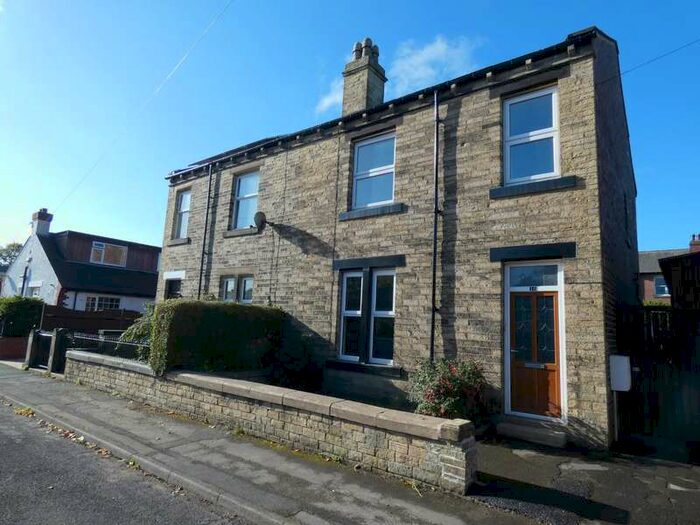 Houses for sale & to rent in BD19 3EJ, Kenmore Drive, Cleckheaton