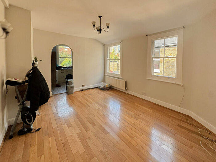 3 Bedroom Maisonette To Rent In Hilda Road, London, E16