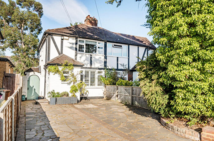 3 Bedroom Semi Detached House For Sale In Burwood Close, Hersham, Walton On Thames, Surrey, KT12