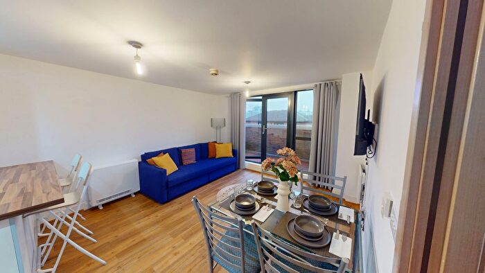 2 Bedroom Flat To Rent In Tradewind Square, Liverpool, L1