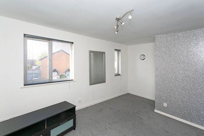 1 Bedroom Maisonette To Rent In Mortimer Close, Bushey, WD23