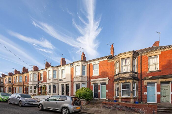 2 Bedroom Flat To Rent In Grosvenor Gardens, Jesmond Vale, Newcastle Upon Tyne, NE2