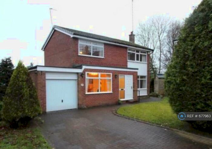 3 Bedroom Detached House To Rent In Somerset Grove, Rochdale, OL11